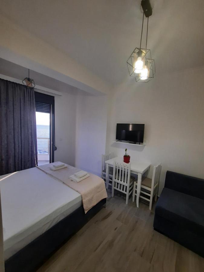Nora'S Guesthouse Sarandë エクステリア 写真