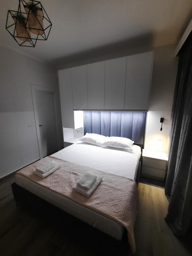 Nora'S Guesthouse Sarandë エクステリア 写真