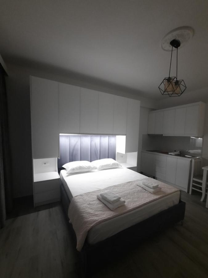 Nora'S Guesthouse Sarandë エクステリア 写真
