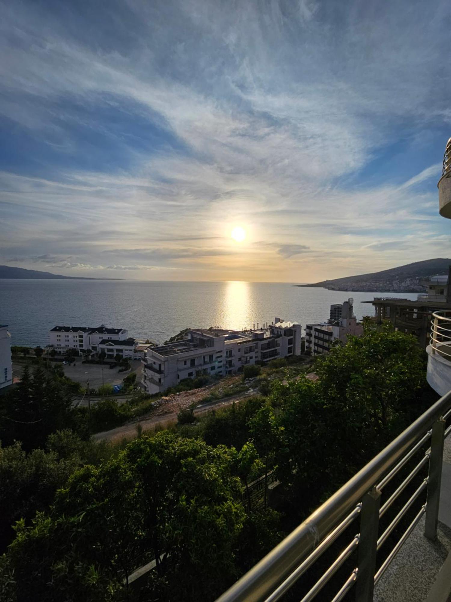 Nora'S Guesthouse Sarandë エクステリア 写真