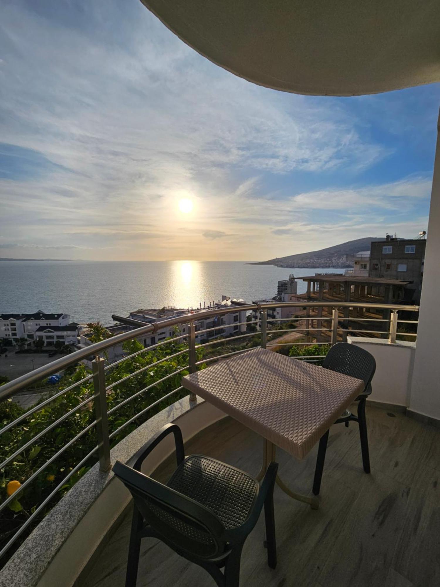 Nora'S Guesthouse Sarandë エクステリア 写真