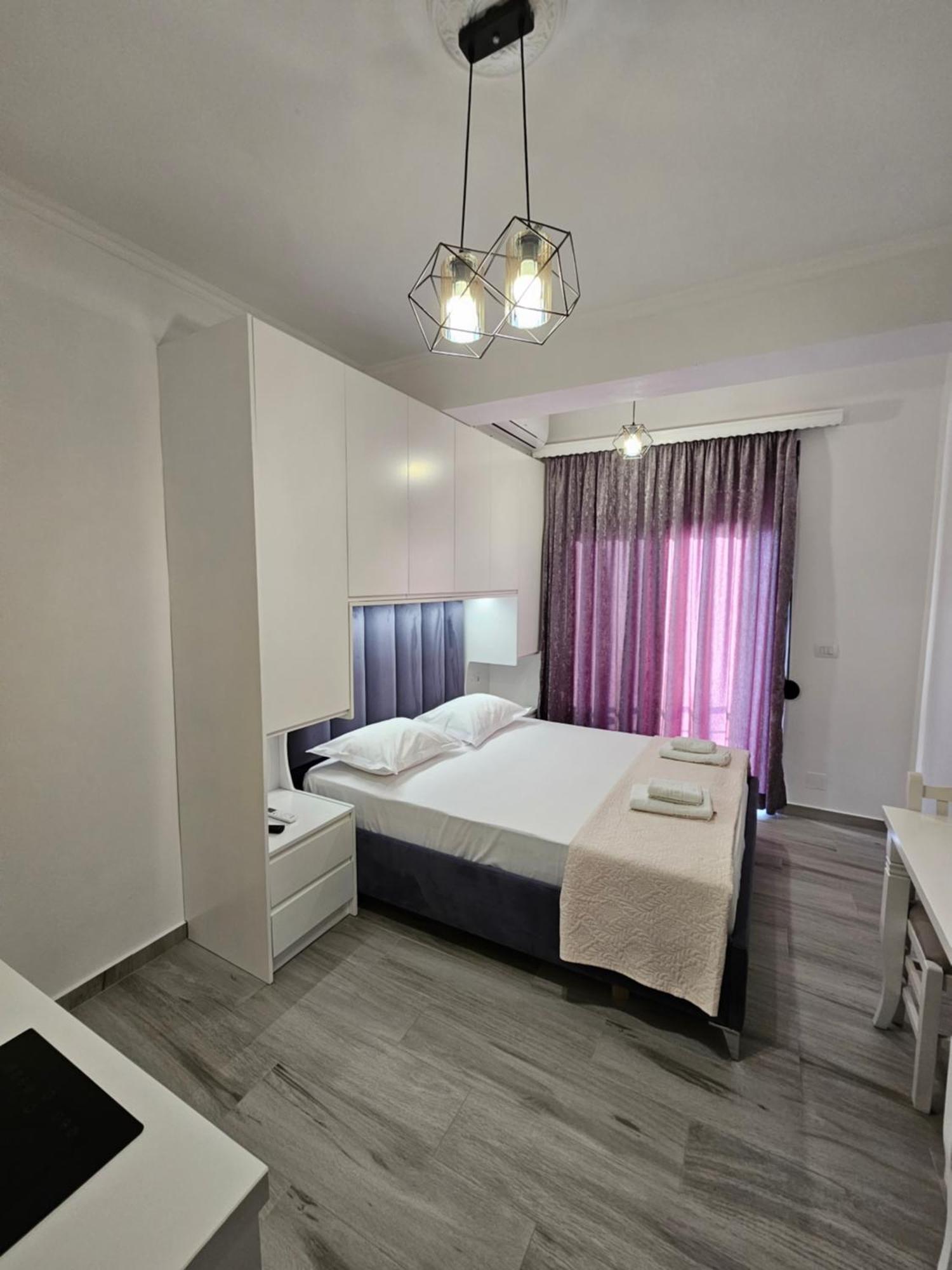 Nora'S Guesthouse Sarandë エクステリア 写真