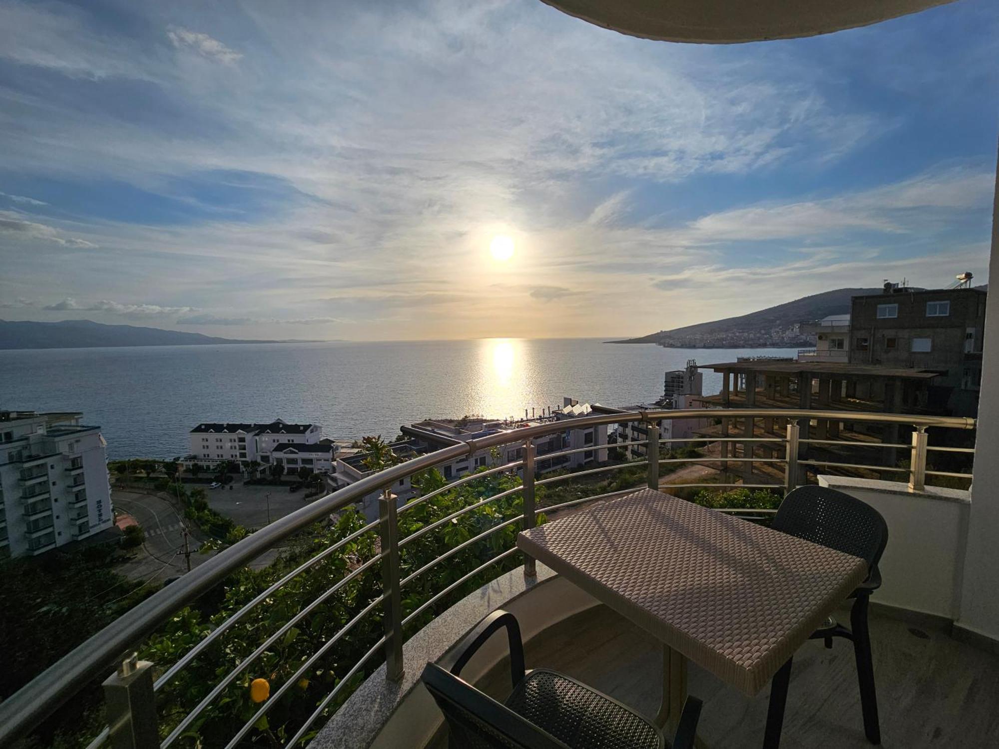 Nora'S Guesthouse Sarandë エクステリア 写真