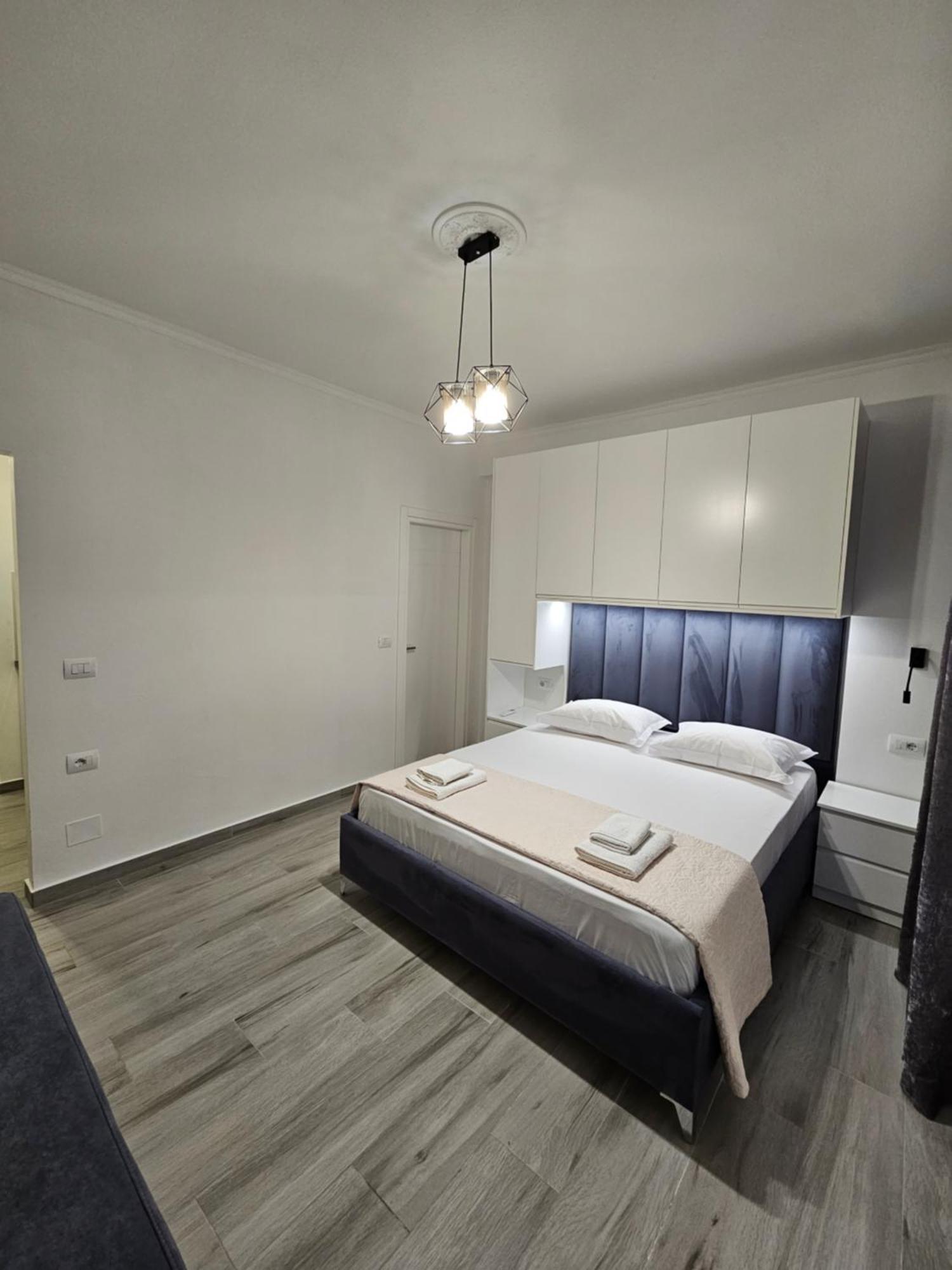 Nora'S Guesthouse Sarandë エクステリア 写真