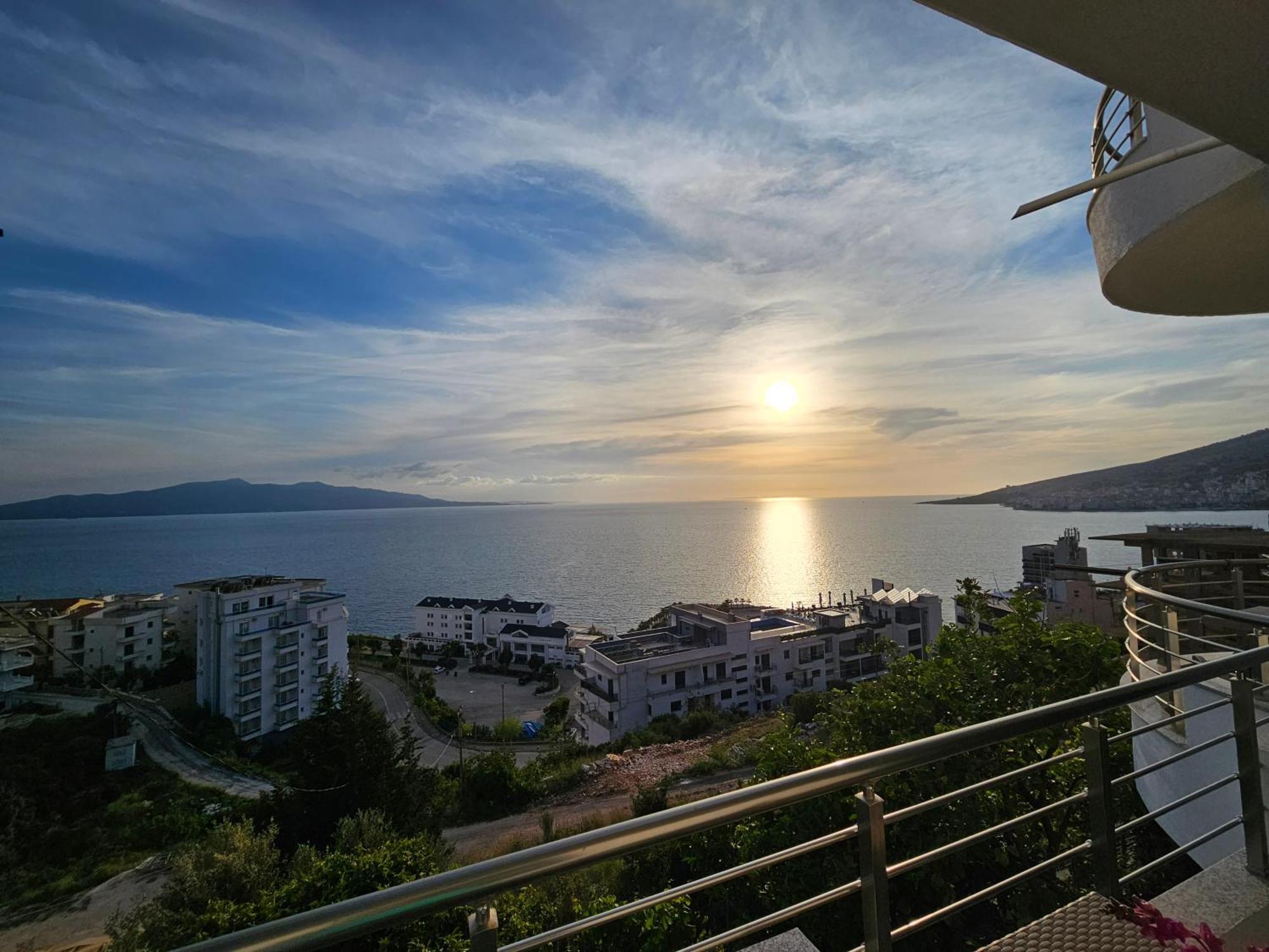 Nora'S Guesthouse Sarandë エクステリア 写真