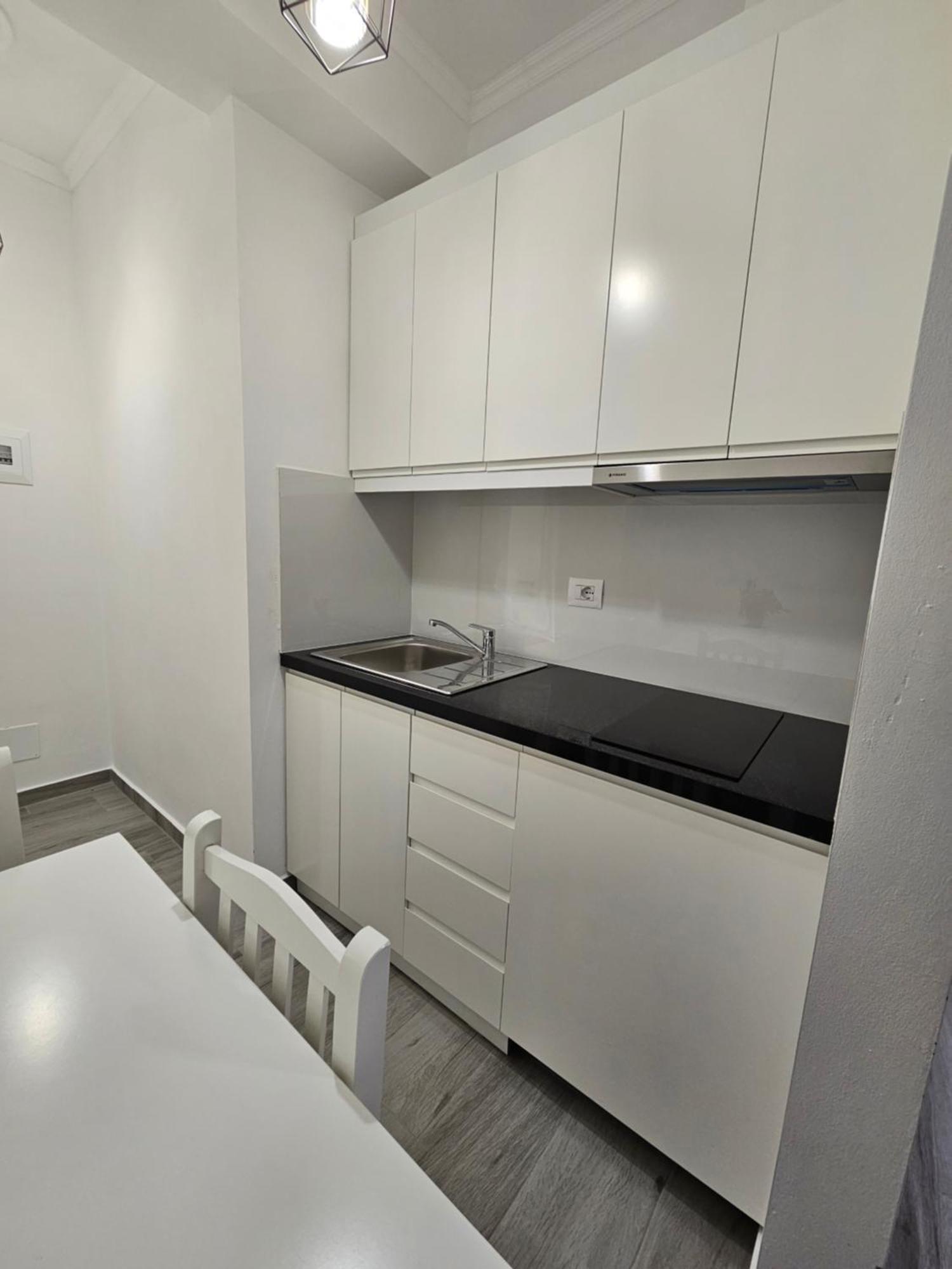 Nora'S Guesthouse Sarandë エクステリア 写真