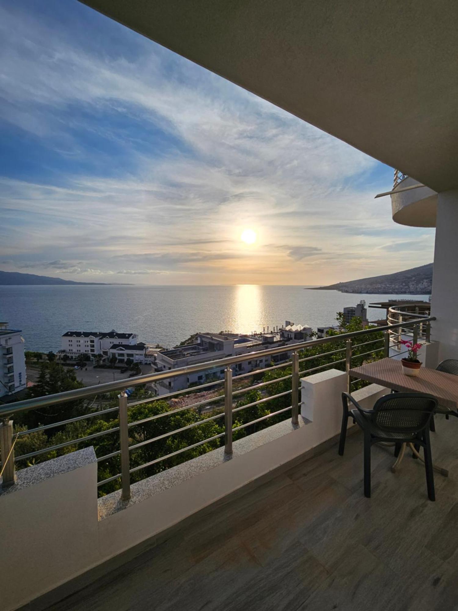 Nora'S Guesthouse Sarandë エクステリア 写真
