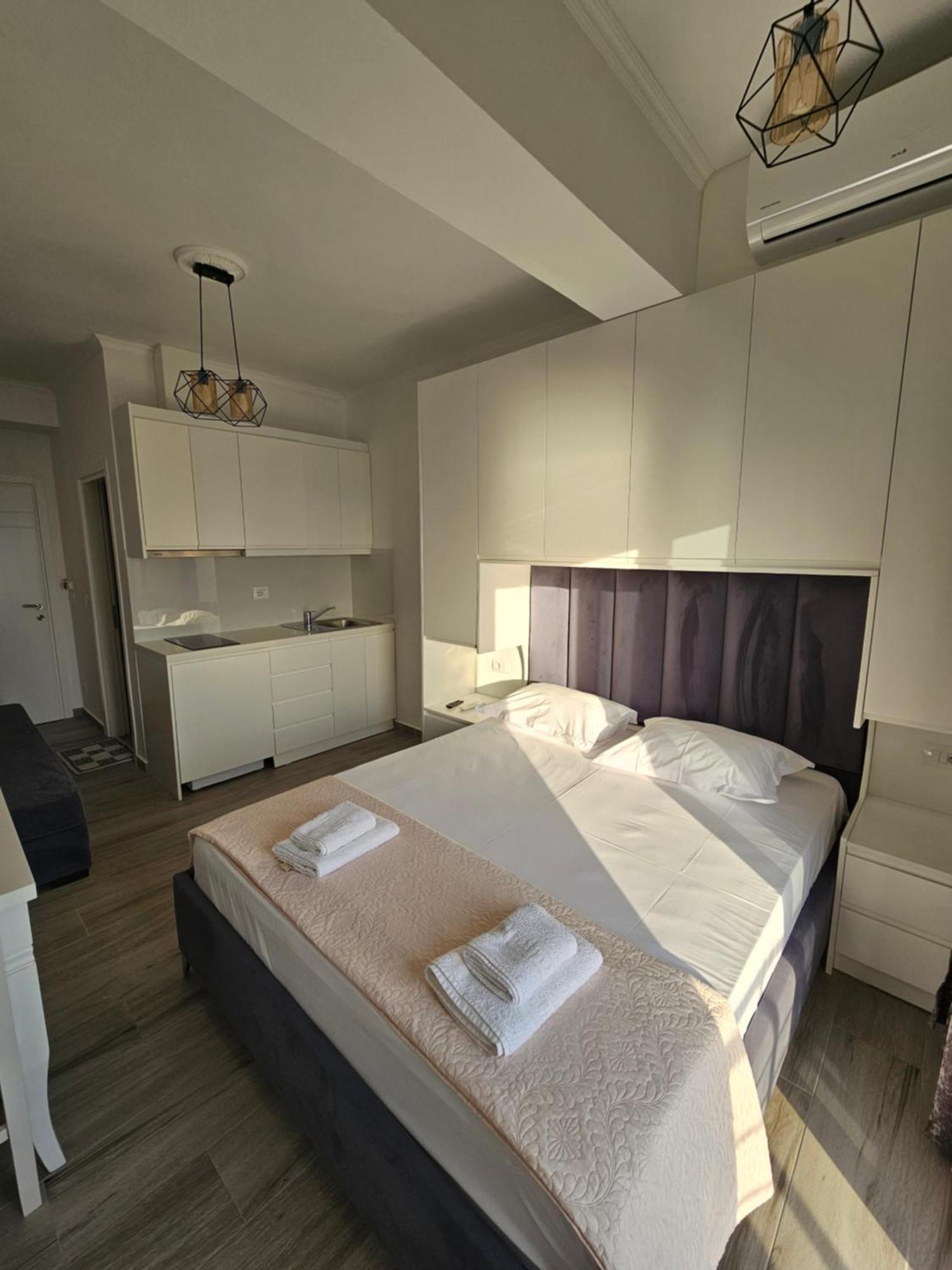Nora'S Guesthouse Sarandë エクステリア 写真