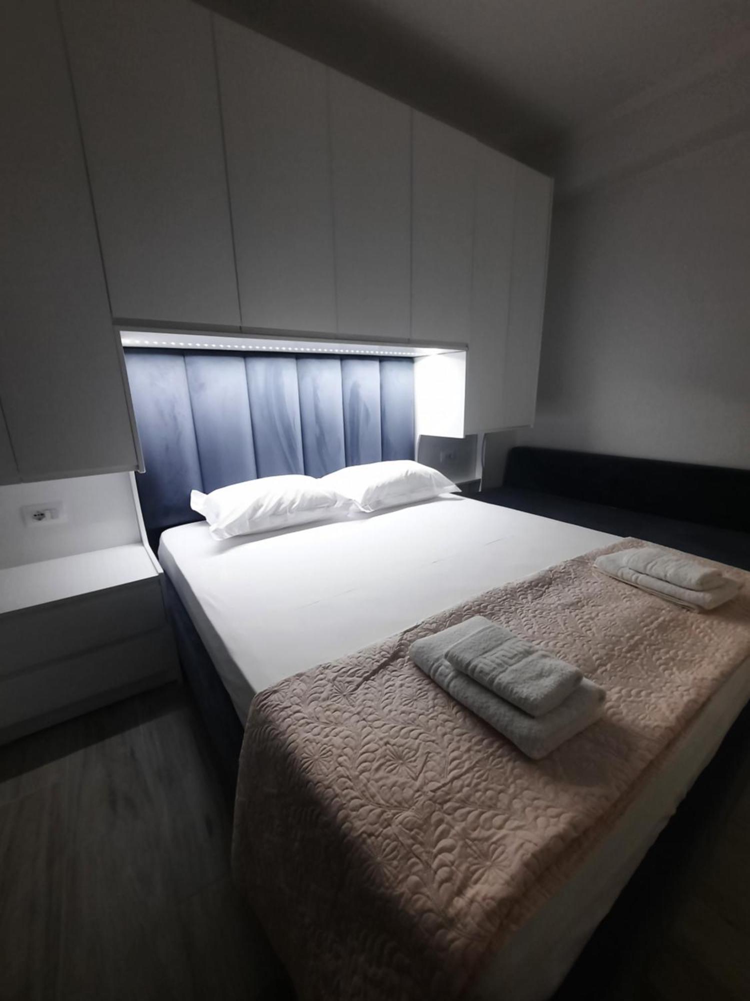 Nora'S Guesthouse Sarandë エクステリア 写真