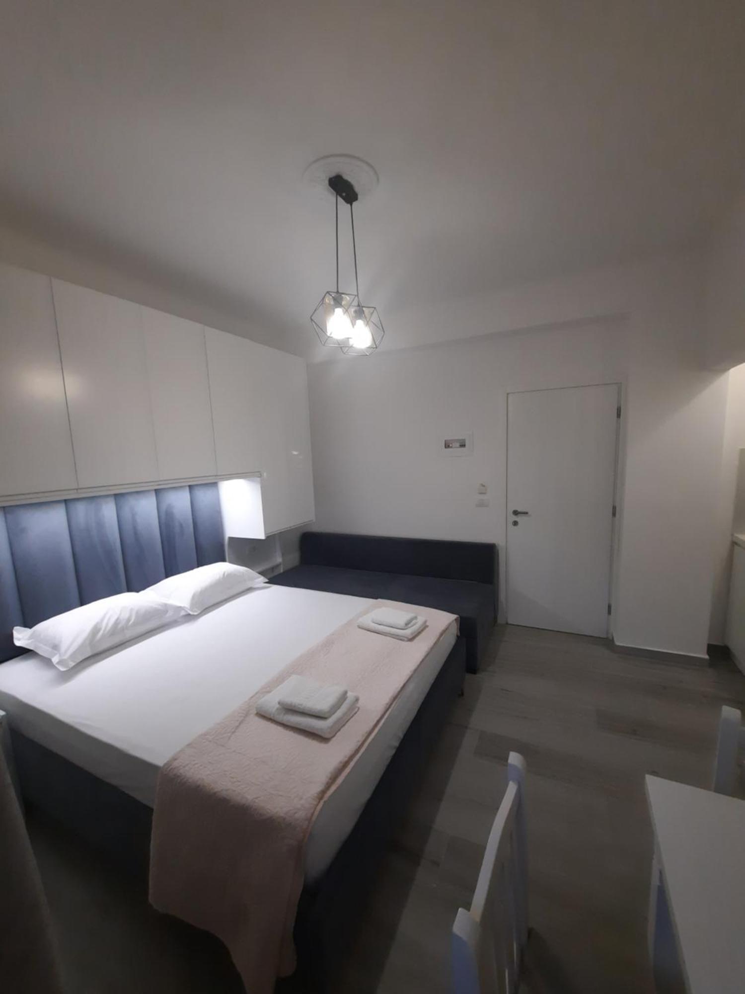 Nora'S Guesthouse Sarandë エクステリア 写真