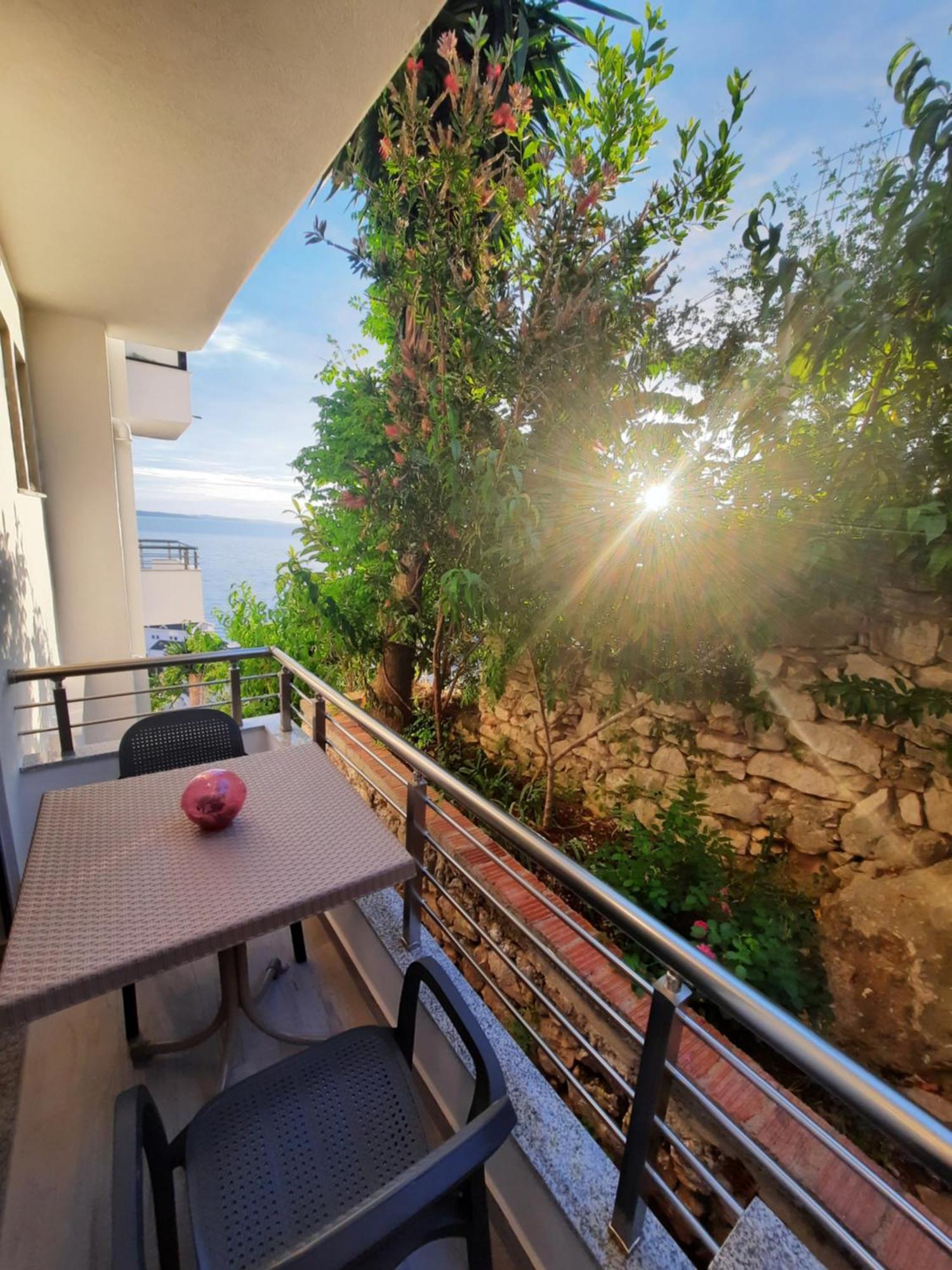 Nora'S Guesthouse Sarandë エクステリア 写真